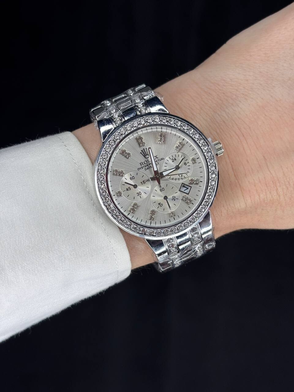 Luxury Silver Women's Watch with Mineral Glass & Stainless Steel