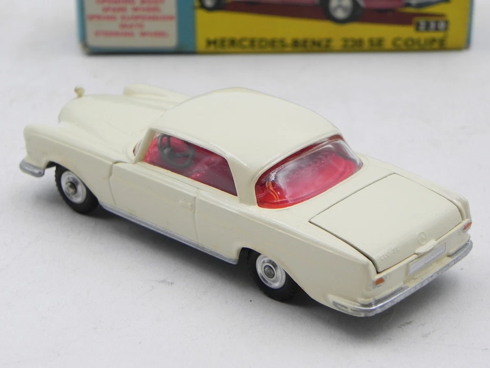 Corgi Toys 230 Mercedes Benz 220 SE coupe' in scatola w/ box die cast  - Immagine 4 di 4