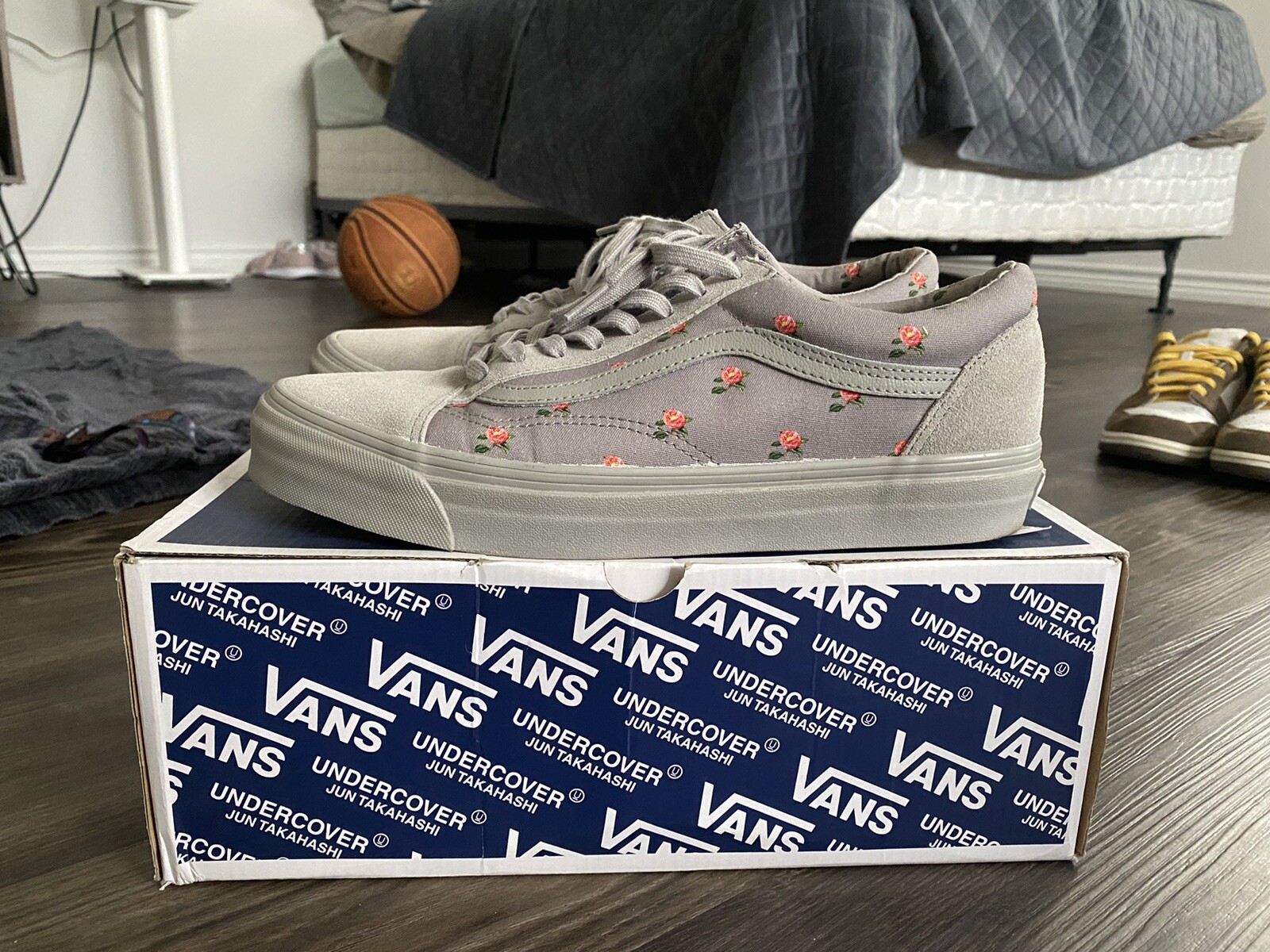undercover vans