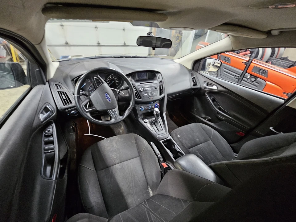 Cilindro maestro de freno usado se adapta a: Ford Focus 2016 grado A Foto 2 de 4