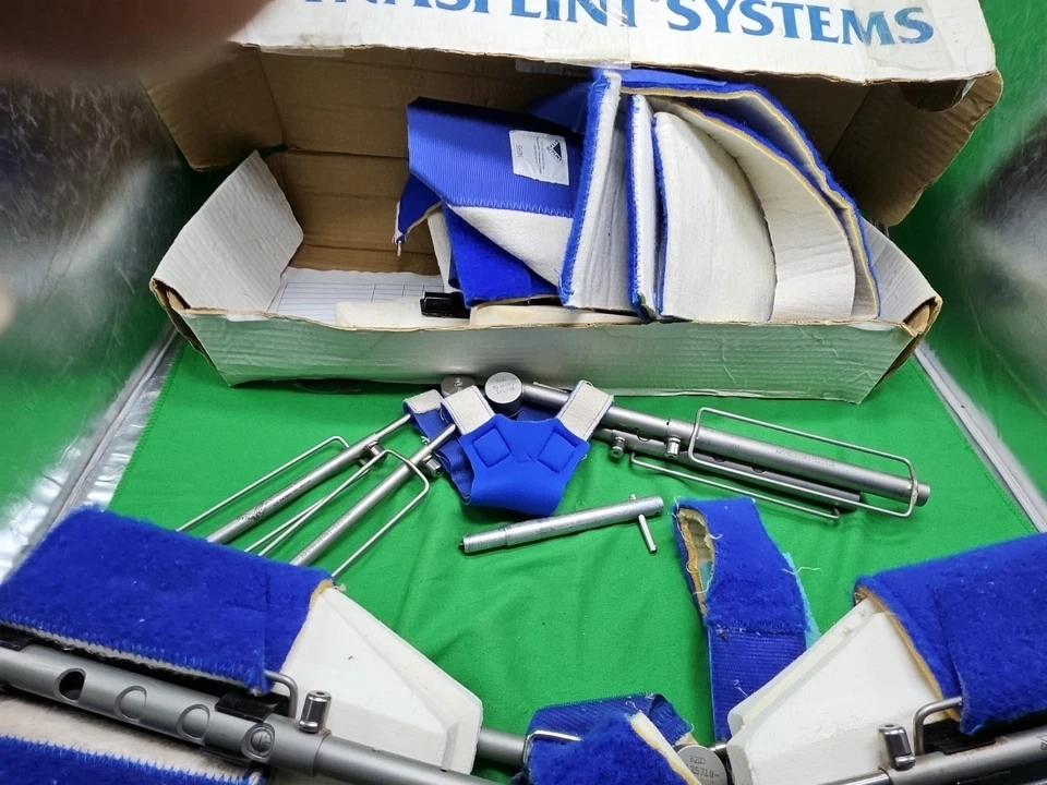 Sistema de flexión de rodilla DynaSplint - Rango de movimiento para rodilla con herramienta Foto 2 de 2