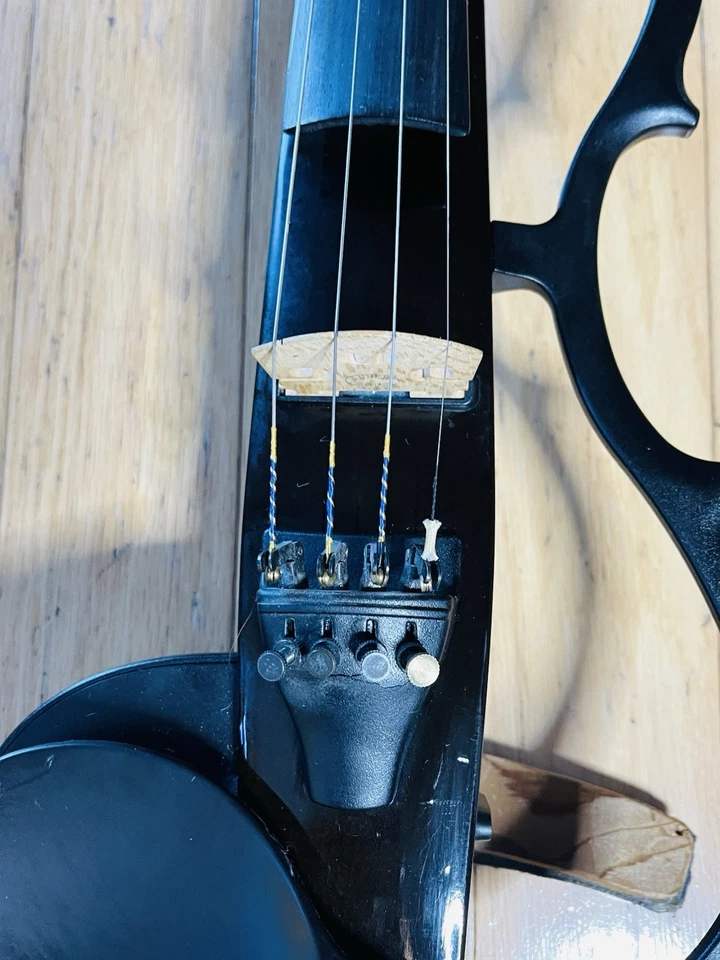 Yamaha SV-110 Electric Silent Violin Dark Brown - Image 3 of 4