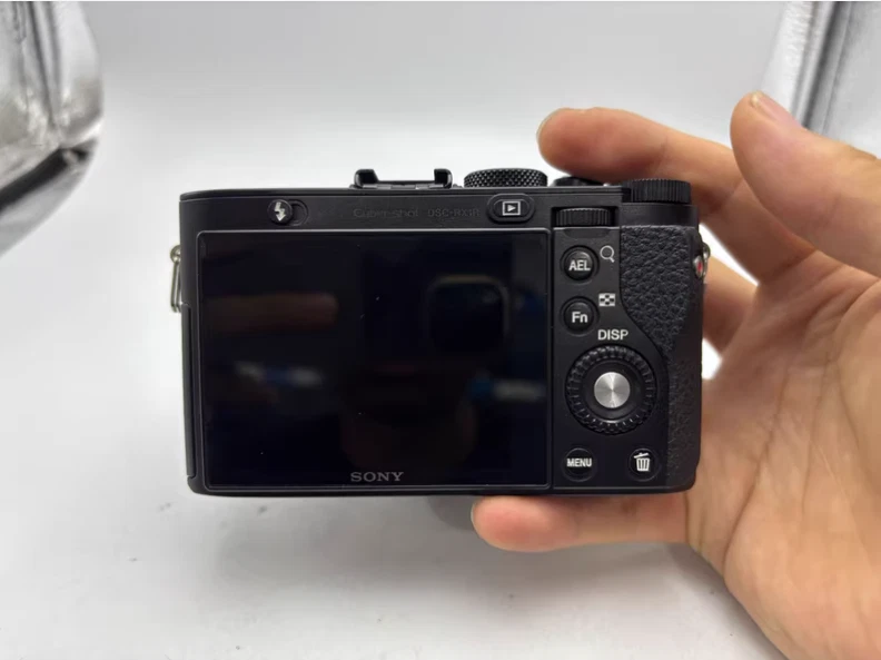 SONY Cyber-shot DSC-RX1R Compact Digital Camera SD Card - English - Image 2 of 4