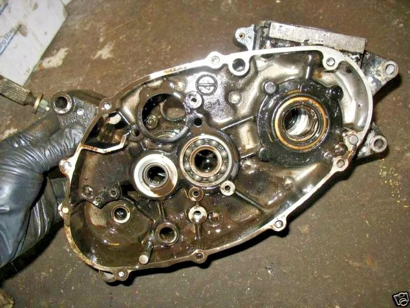 Carcasas de motor Kawasaki KE175 KE 175 80 cárter cárter cárter Foto 2 de 3