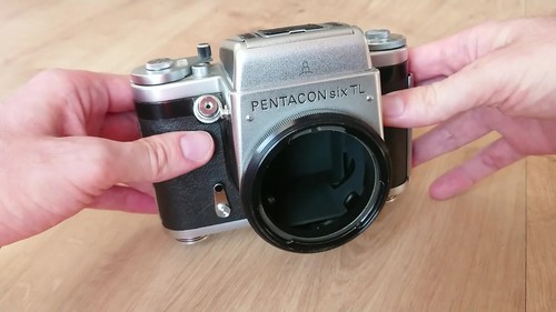 Working Zeiss Ikon VEB Pentacon Six TL Camera Body 120 Film SLR Chassis + Finder - Video 1 of 1