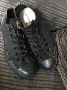 black converse trainers size 5