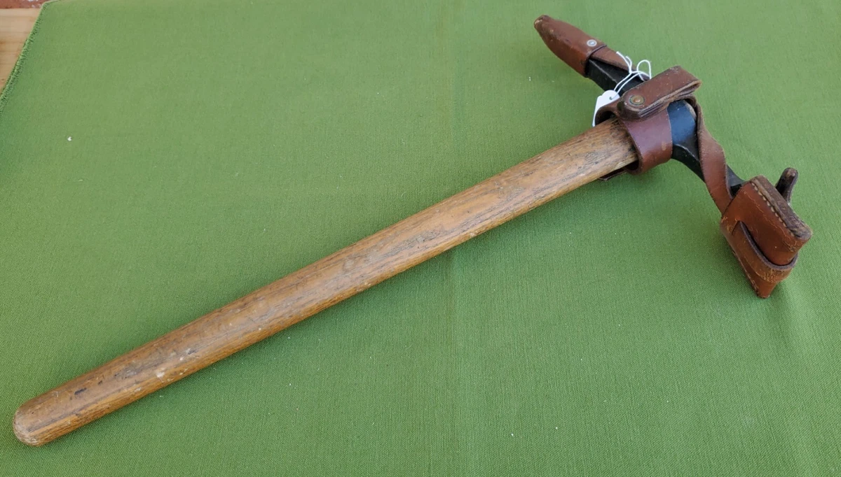 Brocante 1515: BROCANTE: Ancien piolet de montagne