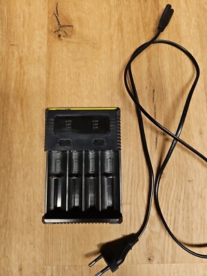 Nitecore Intellicharger NEW i4 Ladegerät by Sysmax 