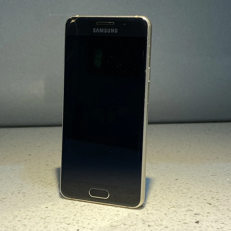 Samsung Galaxy A3 SM-A310F - 16 GB - oro champán #150/DO Foto 2 de 4