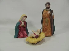 UNIQUE VINTAGE 4 PIECE NATIVITY HOLY FAMILY PLUS MANGER PAINTED CERAMICS #15
