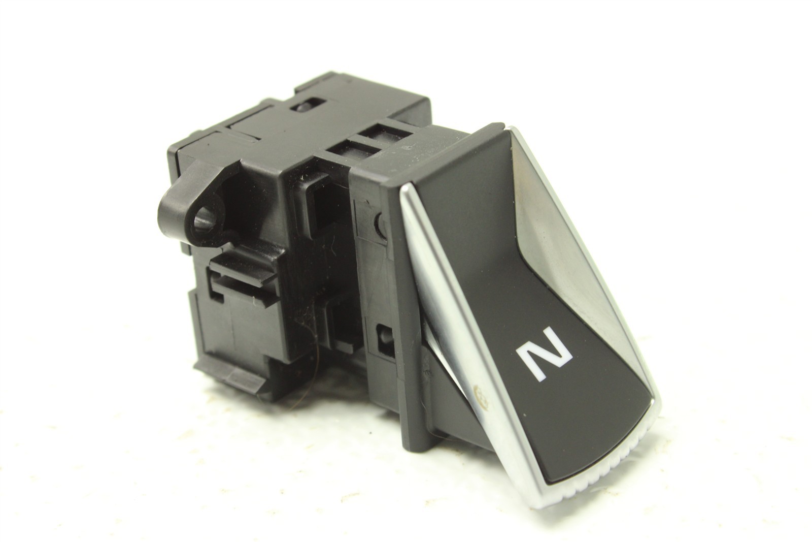 2025 McLaren Artura Neutral Button Switch Control 16MB071CP