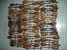 Lot de 60 fuseaux de dentellières origine Auvergne bois fruitier