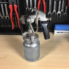 DeVilbiss- JGHV-501 -14FY Pressure  Paint Spray Gun England
