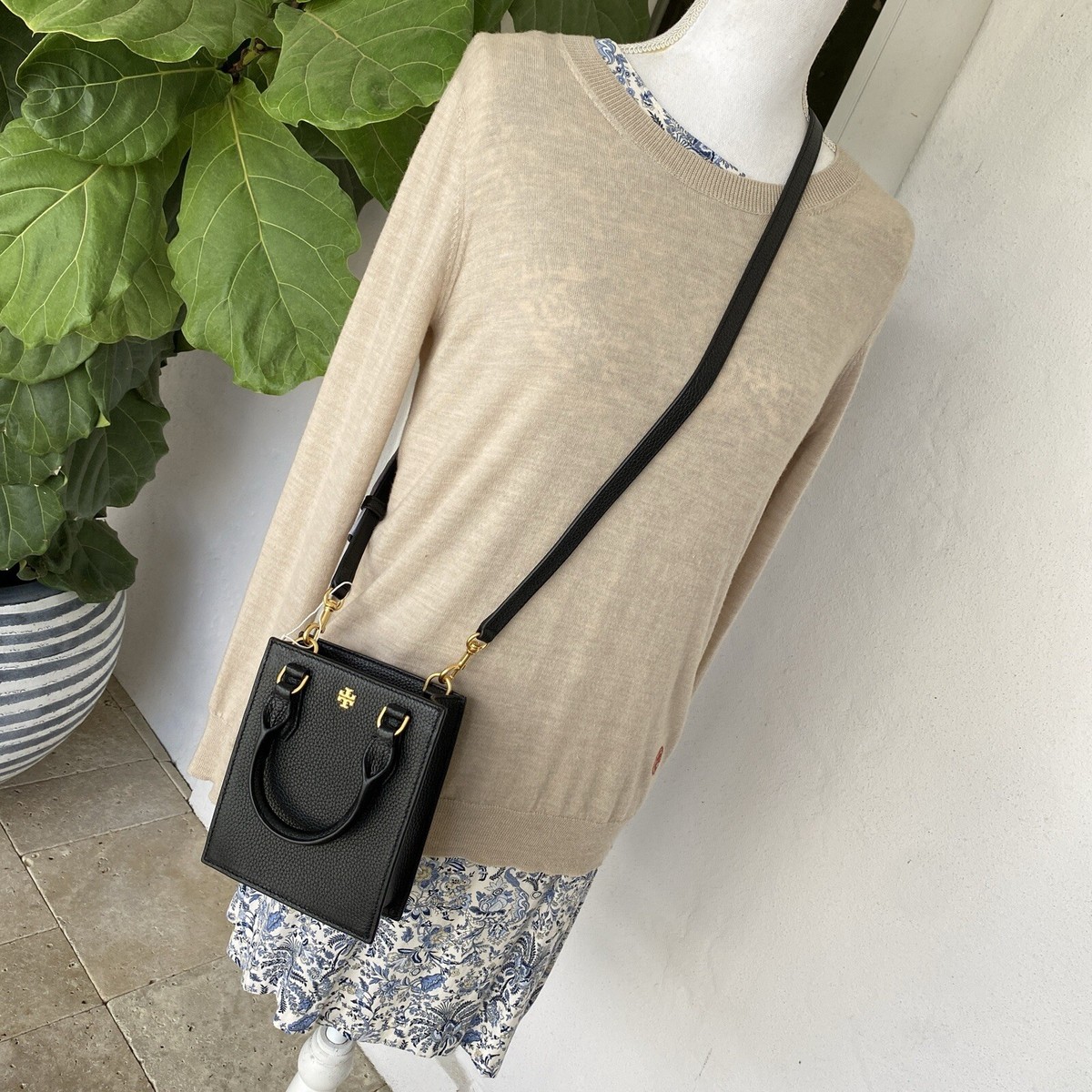 138274 Tory Burch★Blake Mini Shopper Tory Burch BLAKE Black Pebbled Leather Mini Shopper Tote