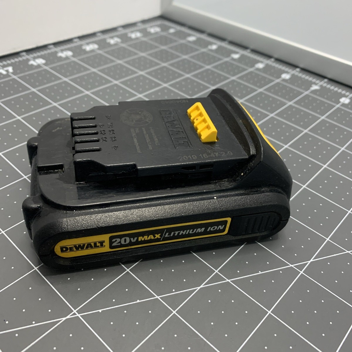 Dewalt DCB201 20V Max Battery Lithium Ion