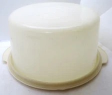 Vintage Republic Freezette 12" Round Lidded Layer Cake Carrier.