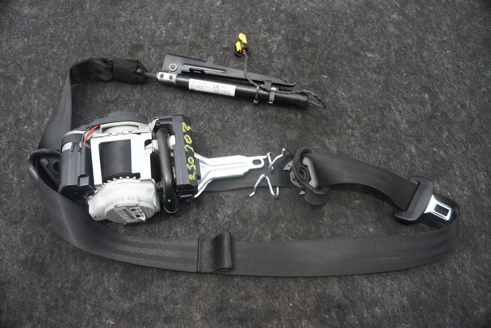 Front Right Passenger Seat Belt Retractor 4M8857706B V04 Lamborghini Urus 2019