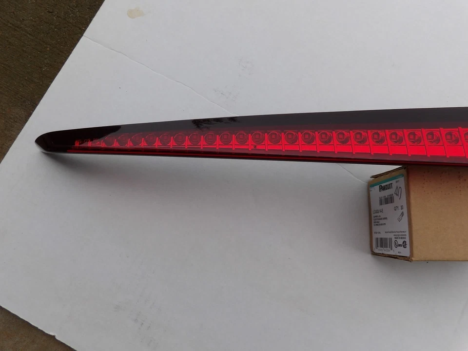 2010 2011 2012 2013 CADILLAC CTS SEDAN 3RD THIRD BRAKE LIGHT HIGH MOUNT LAMP OEM - Image 2 of 4