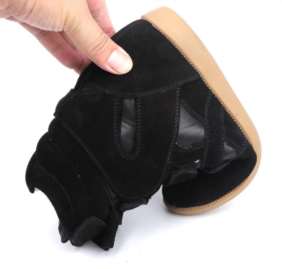 Zapatilla deportiva alta con cuña de cuero gamuza negro brillante inspirada en Isabel Marant Foto 3 de 4