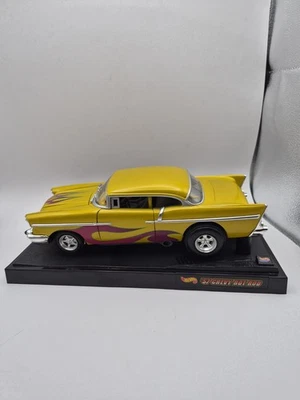 CHEVROLET CUSTOM 1957 BY HOTWHEELS 1999 RELEASE 1:18 SCALE - Image 1 of 4