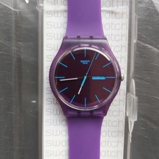 Orologio Swatch SUOV702 Viola Ribelle. 2010. Nuovo e mai indossato con scatola. Batteria nuova.
