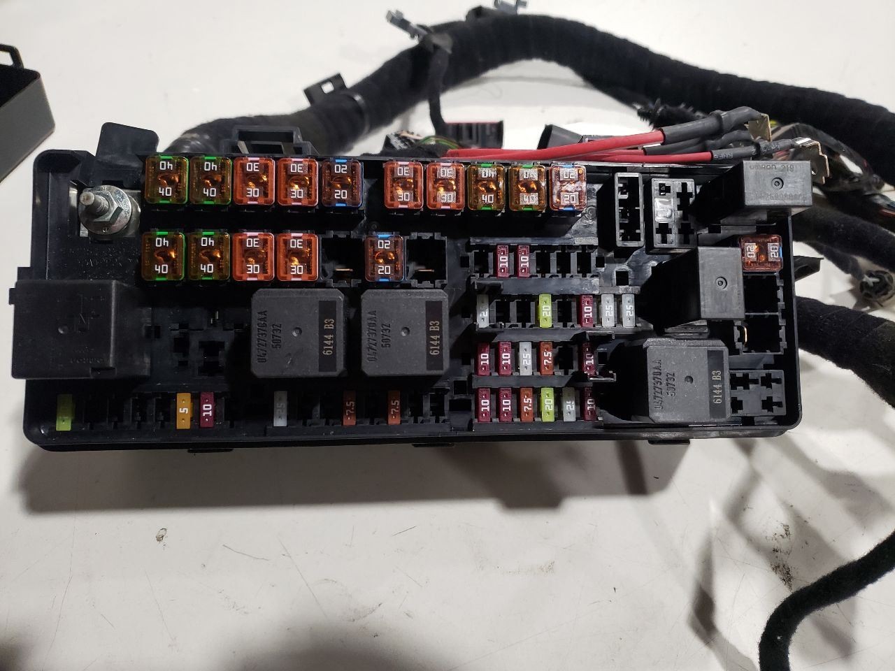 Cabin Fuse Relay Box - 2017 Maserati Ghibli AWD - OEM 670036295