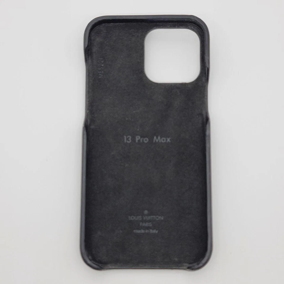 Funda Louis Vuitton iPhone 13 Pro Max Monograma Eclipse M81088 Auténtica Usada Foto 3 de 4