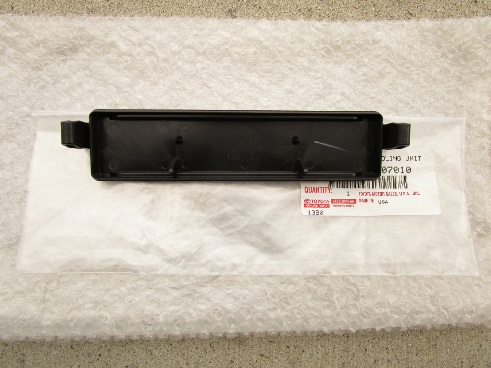 FITS 09 16 TOYOTA VENZA CABIN AIR FILTER COVER PLATE / ACCESS DOOR