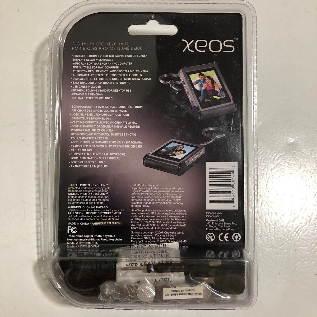 Mini digital photo store frame keychain