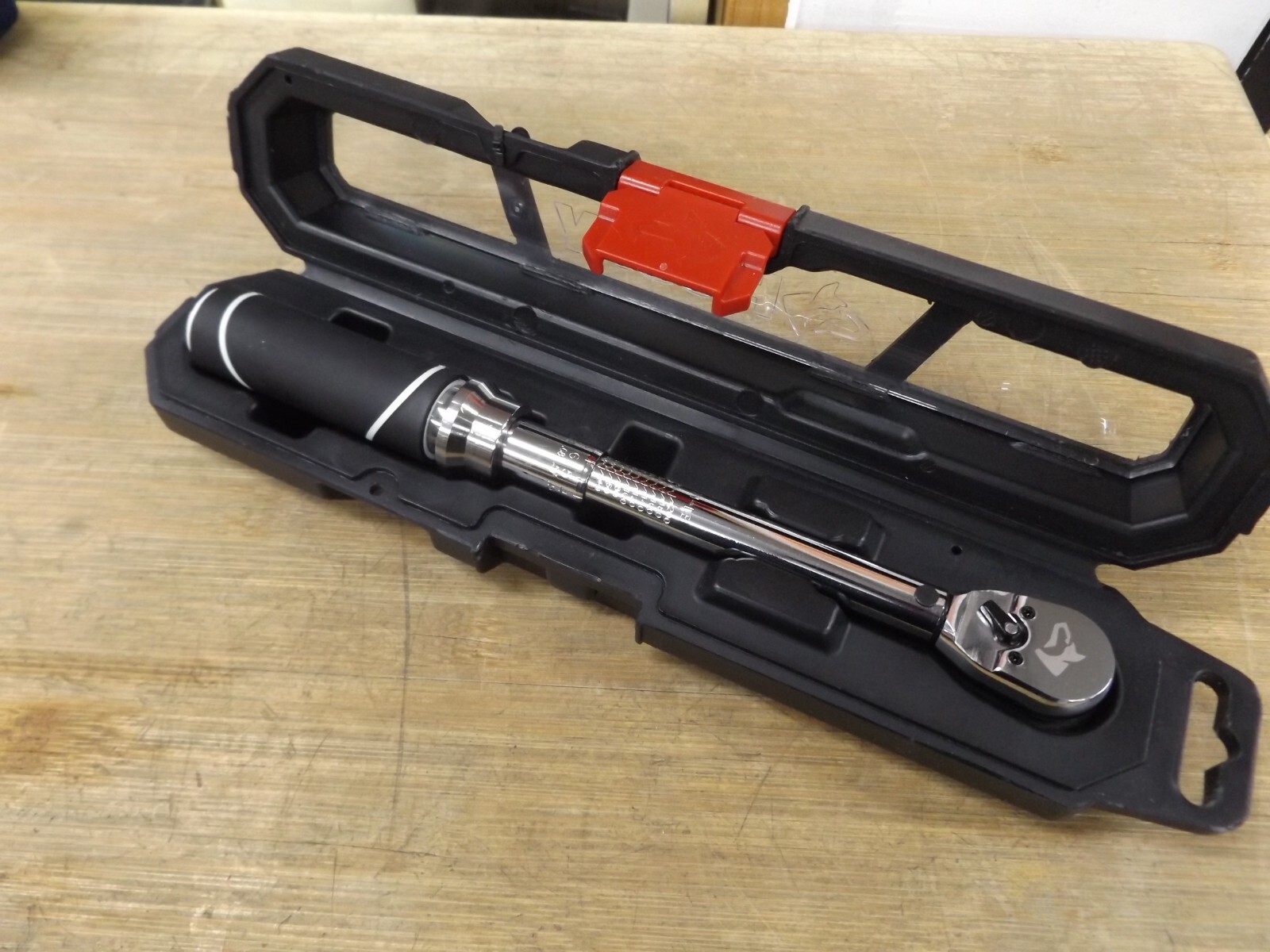 Husky 1/4'' Ratcheting Torque Wrench 40200 in. lbs. 625319 Tested