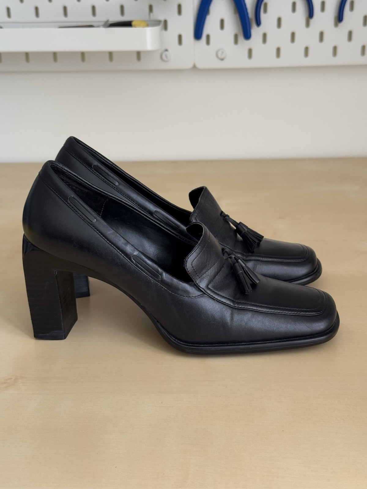 Anne Klein Heel Loafer Shoe Size 7M Leather Black  90s Women’s Tassel VTG