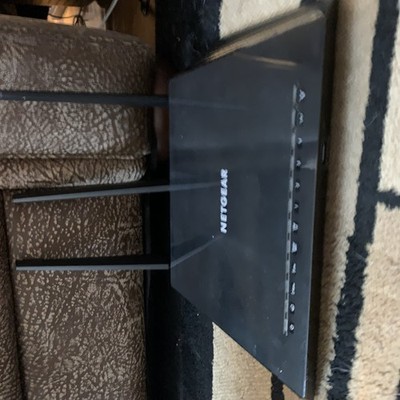 NETGEAR NIGHTHAWK AC2600 Smart Wifi Router in perfect condition, Black
