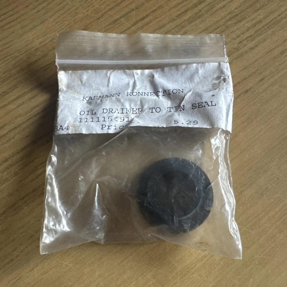VW Splitscreen Bay Window Beetle Ghia Oil Filler Breather Tube Seal 111115491 - Image 1 of 2