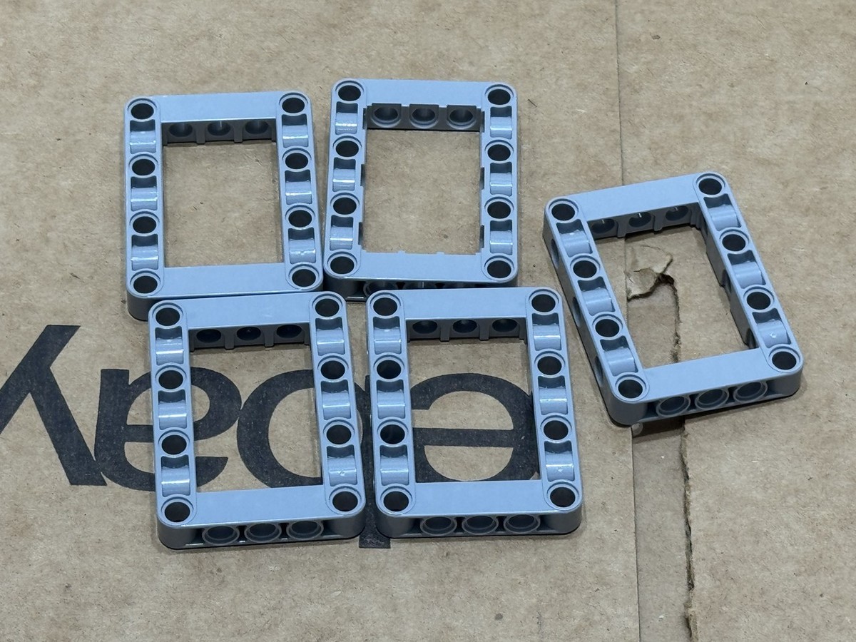 LEGO Parts - Light Bluish Gray Technic Frame Thick 5 x 7 Open - No