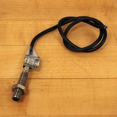 Senstronic F-67700 10-55VDC 150mA Proximity Sensor - USED