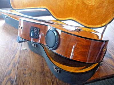 Classic Gitarre von Valencia mit Amp. und Speaker von BJB / Monitoring & Koffer