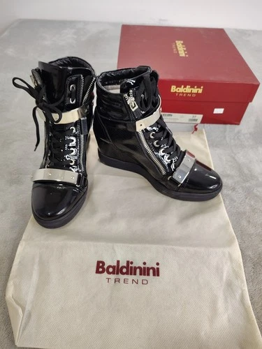 Baldinini Womens Patent Wedge Boots Sz. 37 $575.00 Retail. Flawed image 2
