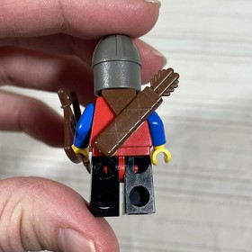 Vintage Lego Crusader Axe Knight Minifigure Castle cas237 Quiver Arrow 6062 6080