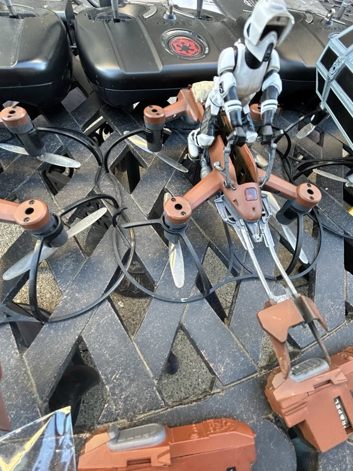 LOT Of Propel Star Wars T-65 Speeder Bike Quad Copter For Parts Or Repair - Image 4 of 4