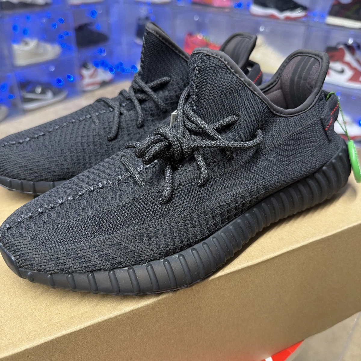  YEEZY 350 ブラック 27.5 v2 Yeezy Boost 350 V2 Low Black Non-Reflective for Sale