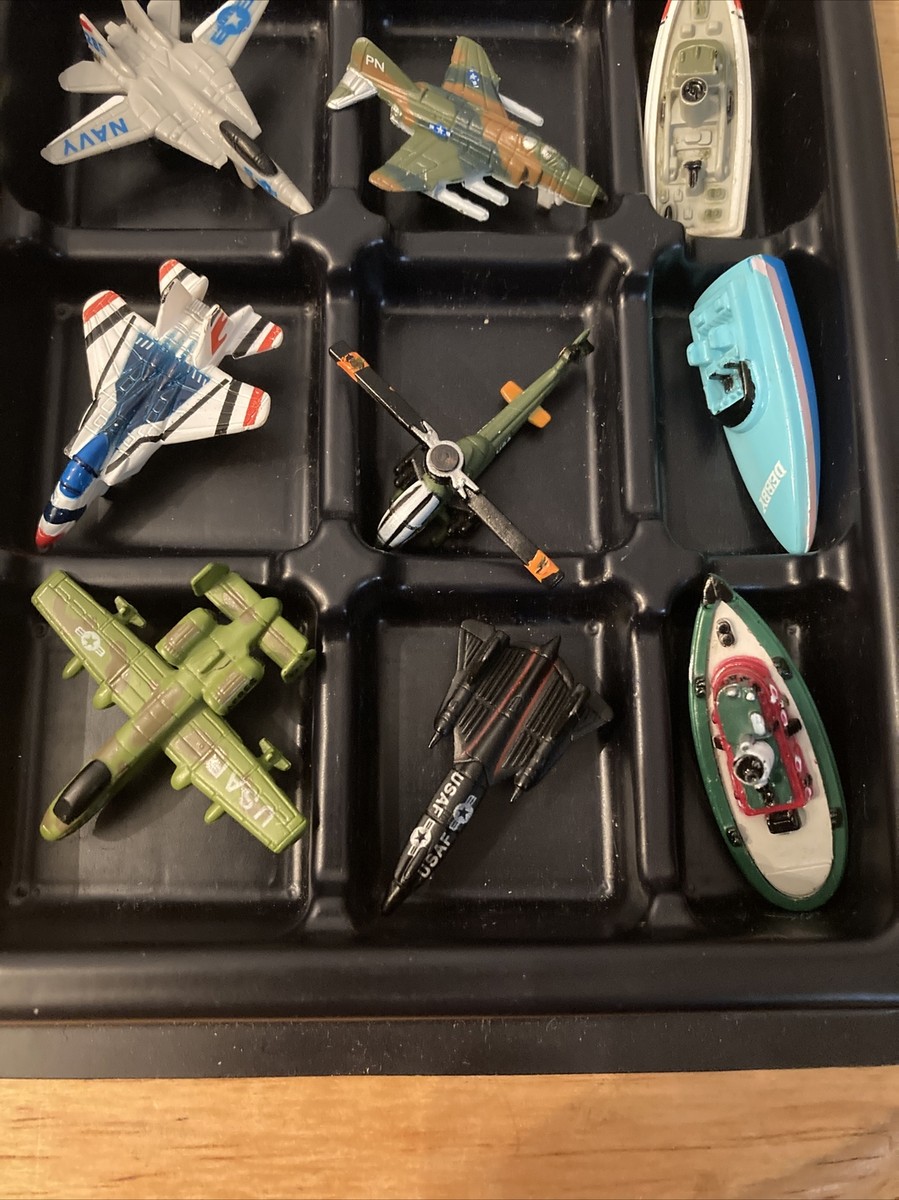 VTG 1987 Galoob Micro Machines Fold-Out Airport Marina 10 Planes 5