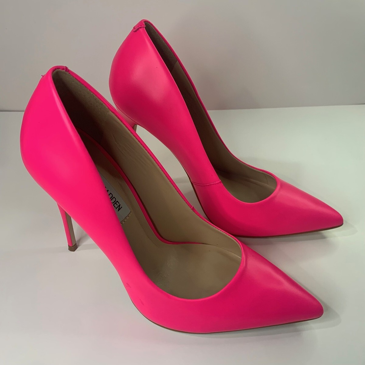 STEVE MADDEN Daisie Pumps Neon Pink Patent Pumps Women's Shoe 8M