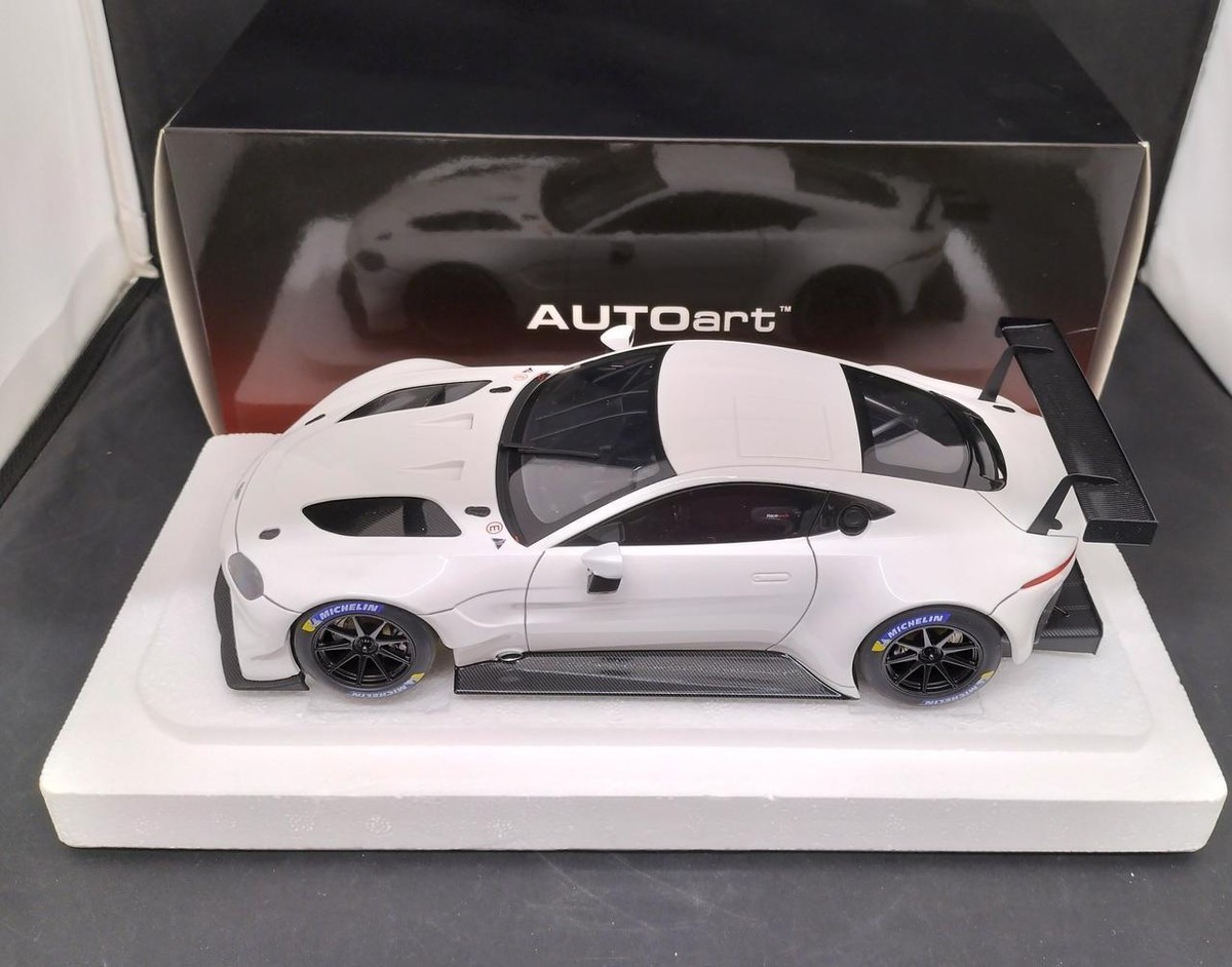 Rare Finished product AUTOart 1/18 Aston Martin Vantage