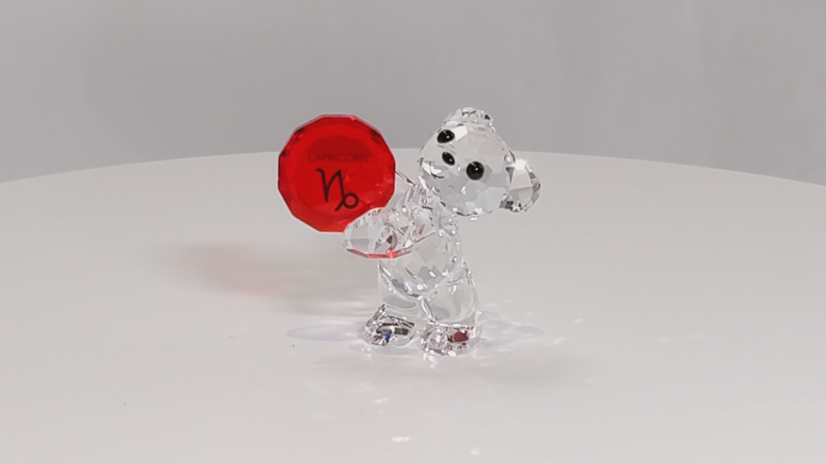 Swarovski Kris Bear CAPRICORN Zodiac Figurine 5396290 Swarovski Kris Bear CAPRICORN Zodiac Figurine 5396290