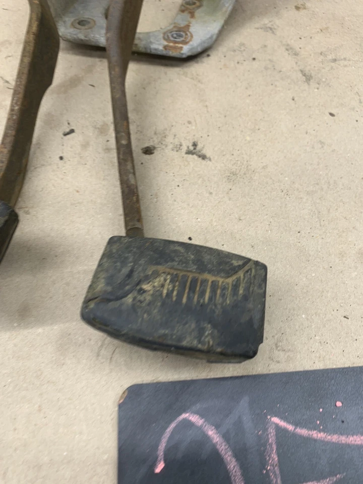 1980-1986 Clutch Brake Pedal Assembly for Ford F150 F250 F350 Bronco 4spd 5spd - Image 2 of 4