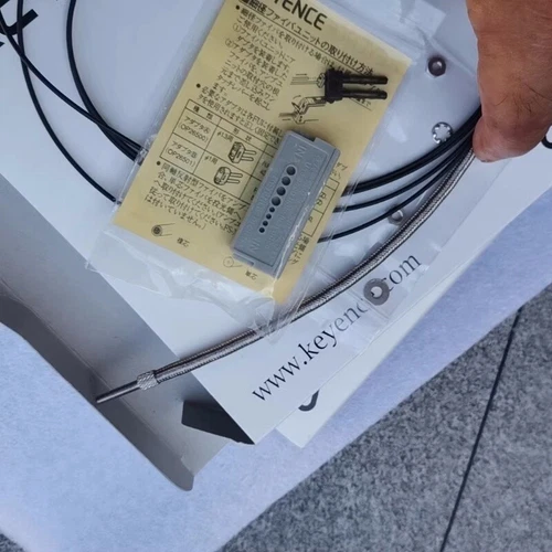 Keyence FU-35FG Optical fiber sensor FU35FG New 1PC Free Shipping - Picture 2 of 5