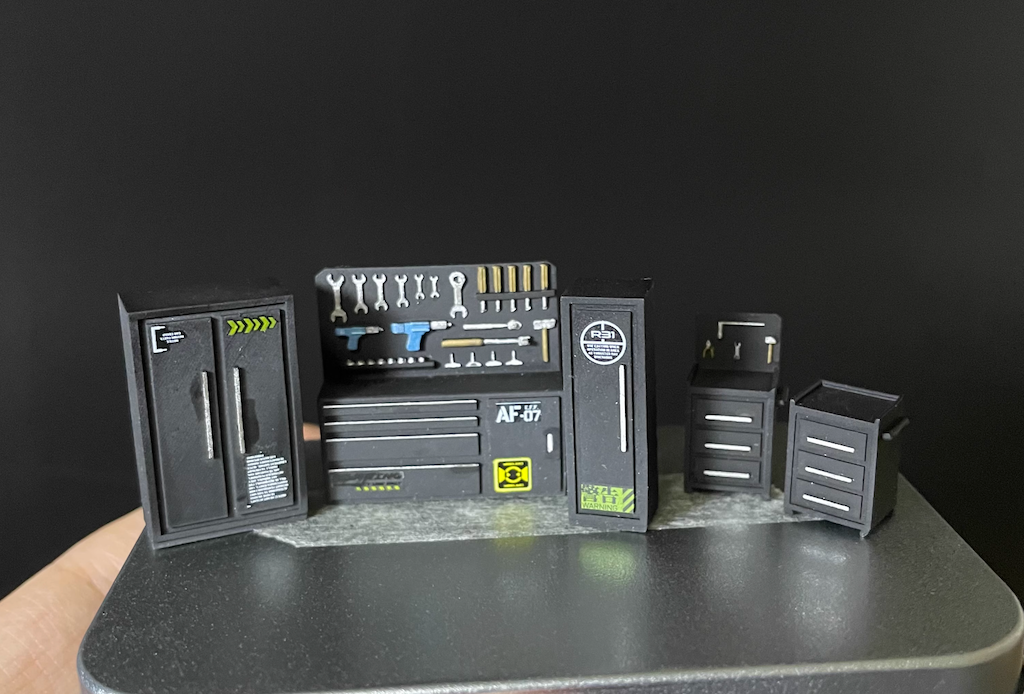 1:64 Tools Table Cabinet Set Garage Display Scene Model Resin For Car BN