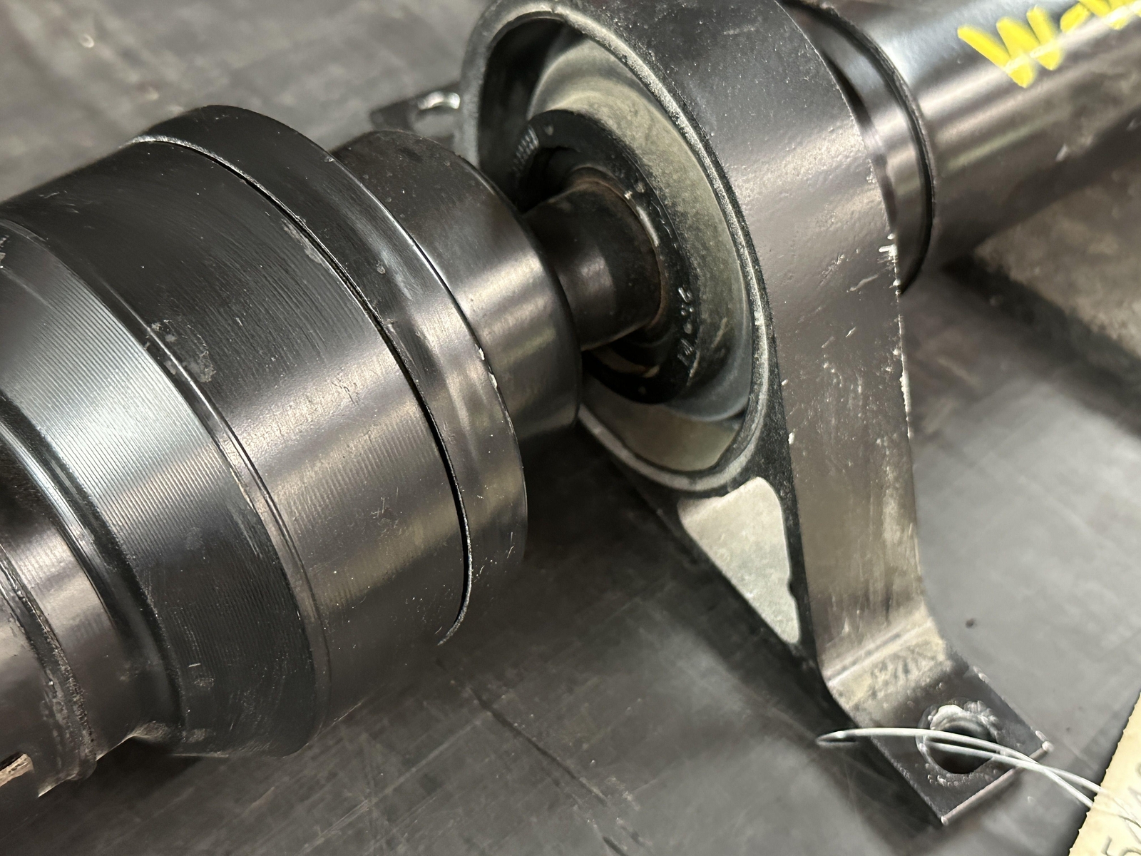 17-22 MASERATI QUATTROPORT 3.0 AT REAR DRIVE SHAFT W-WF:20" W-WR:31.75"