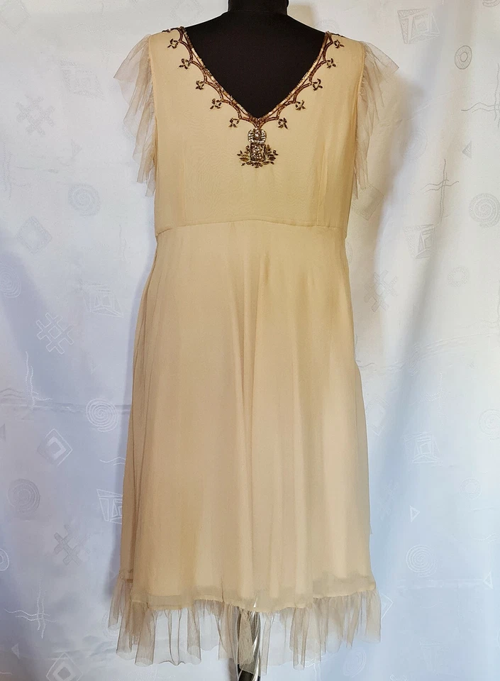 AUTÉNTICO VESTIDO PARA MUJER ITALIA JOHN GALLIANO BEIGE SÓLIDO CUENTAS SEDA: EE. UU. 10/UE 38 Foto 3 de 4