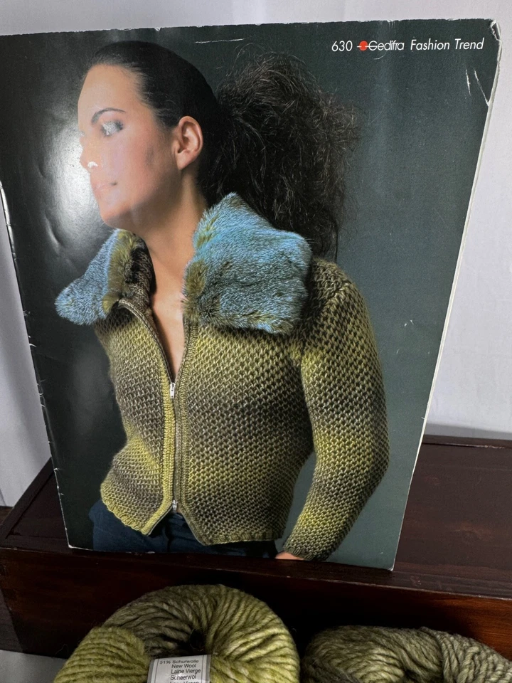SPECIAL KIT Gedifra 100% Real Chinchilla Collar, Gedifra Yarn Lot & Pattern Book - Image 3 of 4